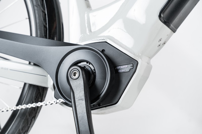 Rower 28 e-bike NEON VIVID 2.0 space gray S/M (2)